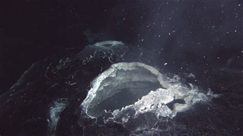 Axial Seamount: Oregon's Underwater Volcano Hits 90% Pre-Eruption Level ...