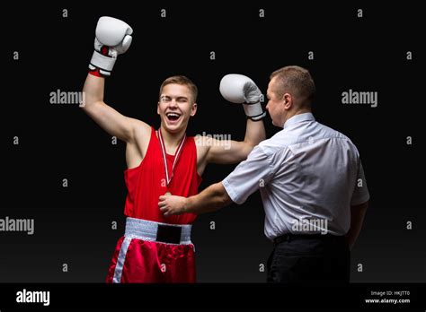 Boxing Match Referee 的图像结果