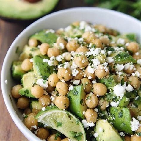 Chickpea, Avocado, & Feta Salad: A Quick, Fresh, and Flavorful Meal ...