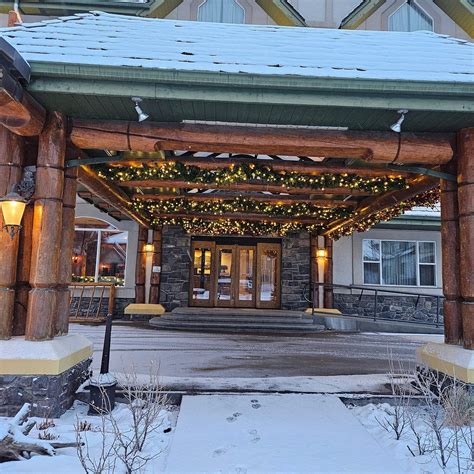 THE RUNDLESTONE LODGE (Banff) - Hotel Reviews, Photos, Rate Comparison ...