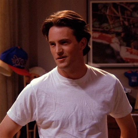 Pin by 🤍Jacie🤍 on Chandler Muriel Bing | Matthew perry friends ...