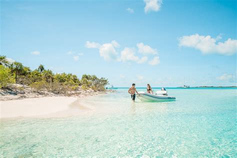 San Salvador en las Bahamas: lagos interiores chispeantes y playas ...