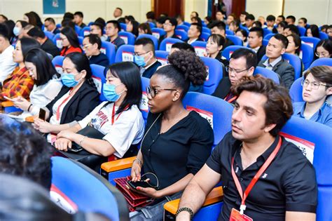国际教育学院组织留学生赴贵州经贸职业技术学院开展文化交流活动