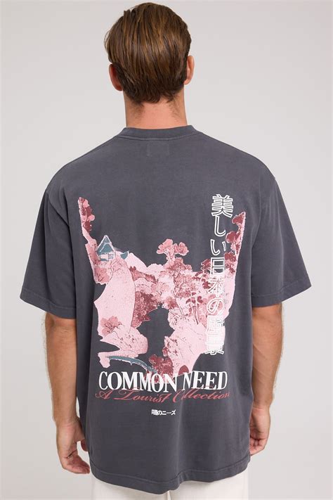 Men's Graphic Tees | Oversized & Boxy-Fit T-Shirts – Universal Store