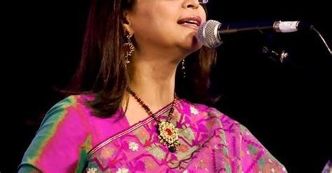 Rezwana Choudhury Live in Kolkata, Kala Mandir Auditorium | Whats Hot ...
