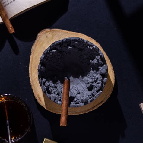 Urnfield Contemporary Circular Concrete Ashtray – Greyt