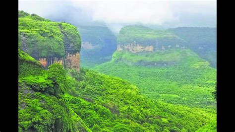 Pune district collector asks officials to prepare tourism development plan