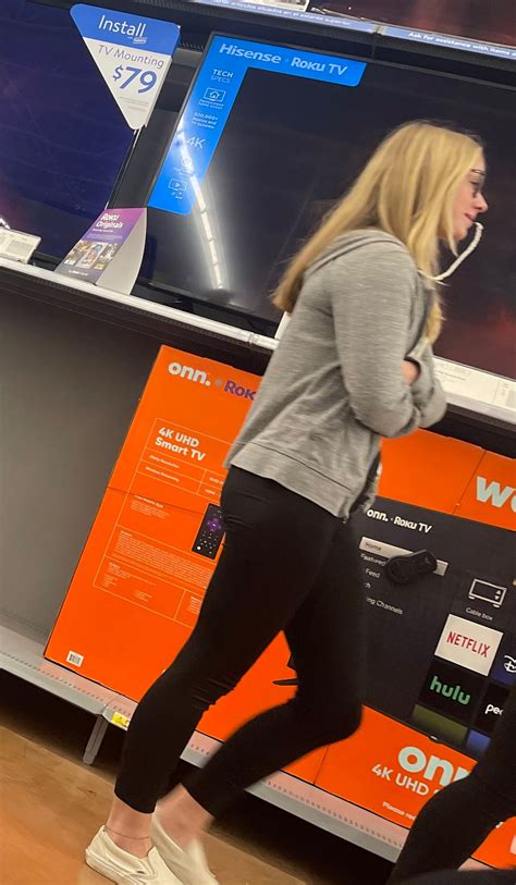 Girls at Walmart 的图像结果