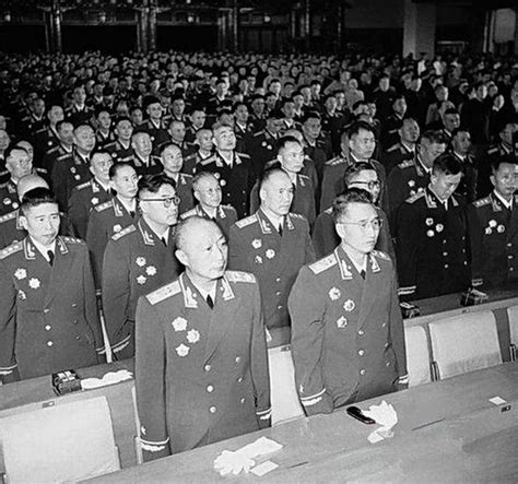老照片：1955年解放军授衔授勋典礼