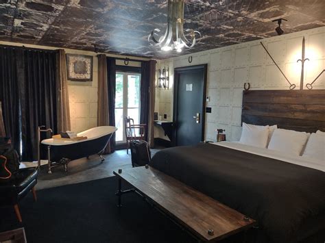 THE ROXBURY, CONTEMPORARY CATSKILLS LODGING (Catskill Region, NY ...