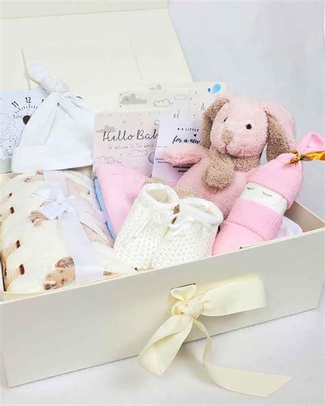 Deluxe Baby Girl Gift Box | Rompibaby