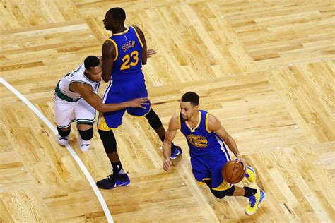 What is a Pick and Roll in Basketball? (With Video Examples!)