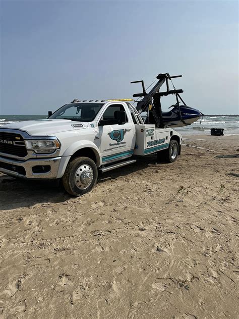 24-Hour Heavy-Duty Towing and Roadside Service | Calumet Park, IL | CJ Towing & Recovery