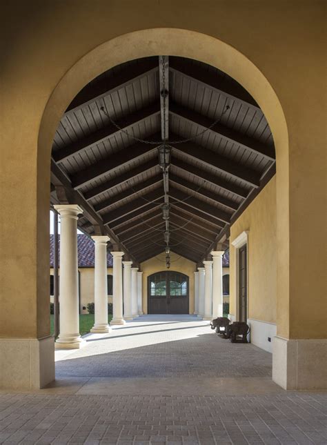 Commercial Project: Build a Stunning Clubhouse with Hedrick Brothers