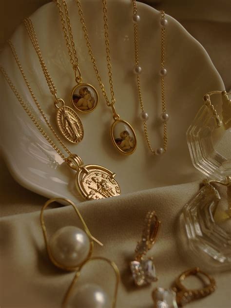 aesthetic jewellery photos