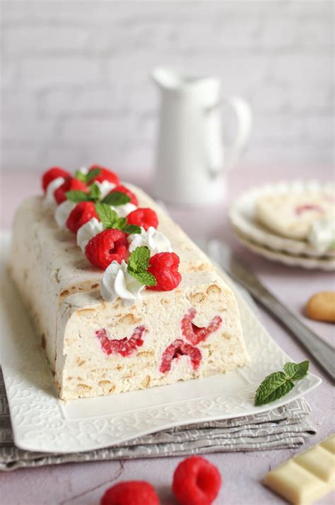 Plazma semifreddo sa malinama i belom čokoladom - Mystic Cakes