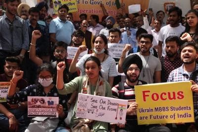 Help them, govt should use its resources: SC to Centre on Ukraine ...