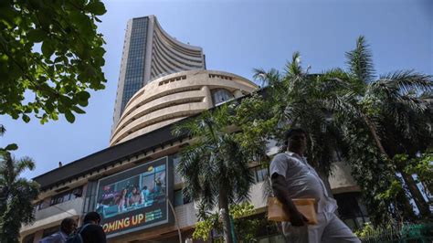 Sensex, Nifty 50 jump over 1% each despite the rupee's fall to a record ...