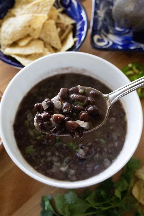 How To Cook Canned Black Beans - Mamá Maggie's Kitchen