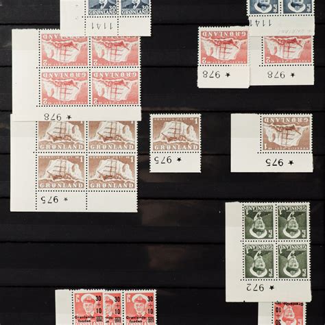 LOT 131. GRØNLAND. Omfattende lager i indstiksbøger, mest 4-blokke og ...