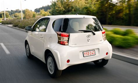 Toyota iQ (2008) - picture 10 of 10