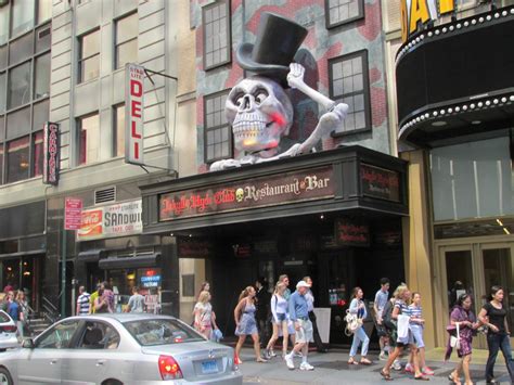 Jekyll and Hyde Club on Craziest Restaurants in America, Reviews, Menus ...