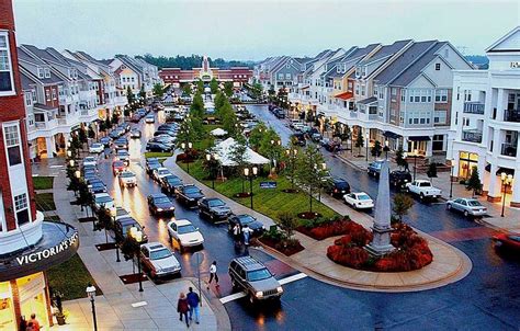 Parking lot designed as an avenue | CNU