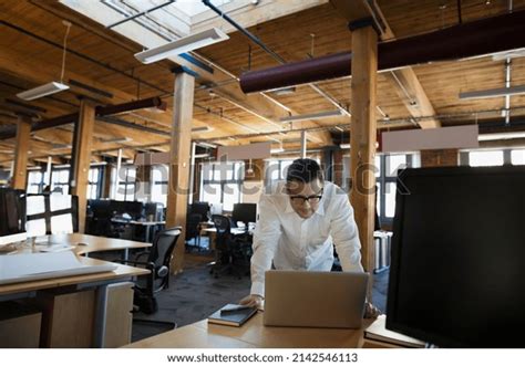 Bending at Computer 的图像结果