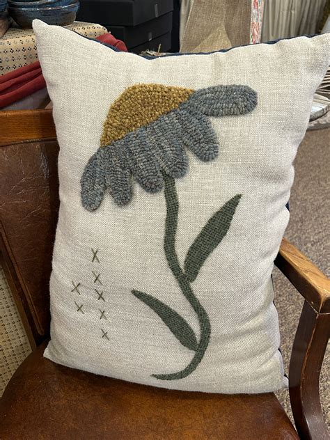 Rug Hooking Patterns 的图像结果