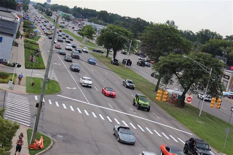 Woodward Dream Cruise Entertains, Inspires Car Fans - The Detroit Bureau