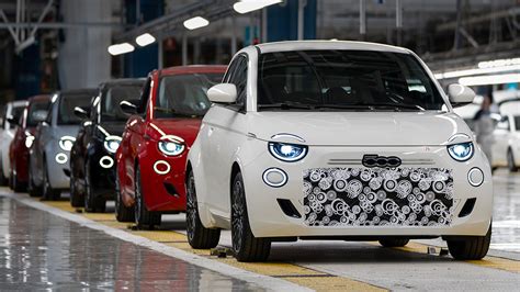 Fiat 500 Hybrid登場在即，首批試裝車下線 | 地球黃金線