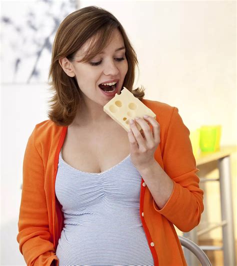 Dates During Pregnancy: 8 Benefits For A Healthy Mom And Baby