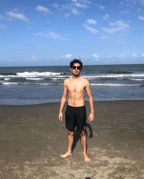 Pablo Castelblanco's feet