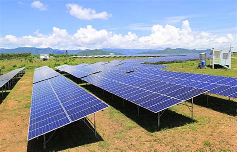 India targets 50% clean energy, focusing on solar UPSC - Current ...