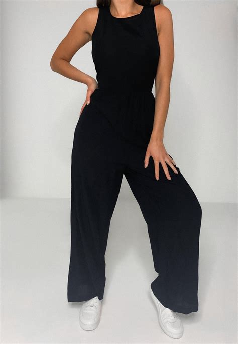 Classic Black Jumpsuit: The Petite Girl’s Unsung BFF