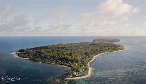 Resort "Four Seasons Resort Desroches Island" on Desroches Island ...
