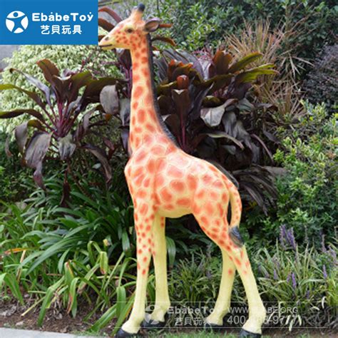 仿真园林装饰品 玻璃钢长颈鹿雕塑动物摆件_玻璃钢立偶-塑胶公仔生产厂家-金文玩具