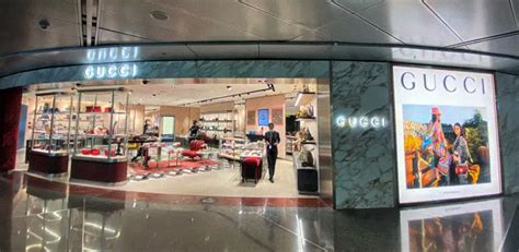 The Airport Visual Merchandising Trend Students Can’t Afford to Ignore ...