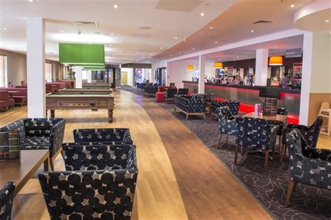 NO LIFTS AT FLITWICK STATION - NO ASSISTANCE - Review of Center Parcs ...