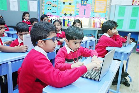 A Lucky Angel's Academy