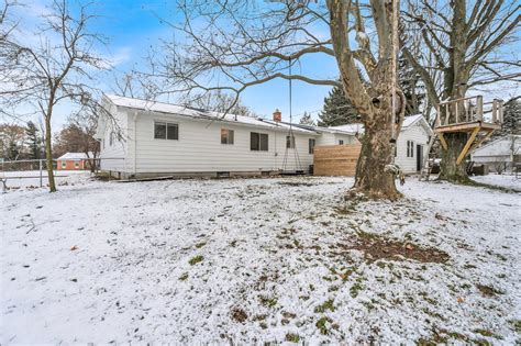 5425 Oaktree Dr, Flint Township, MI 48532 | Boulevard Real Estate Media