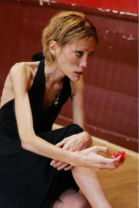 France cracks down on super-skinny models - CGTN