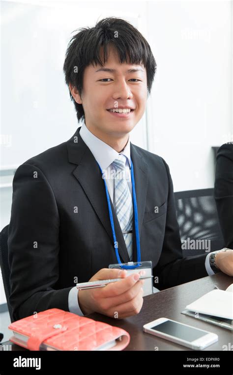 Businessman Running towards Camera 的图像结果