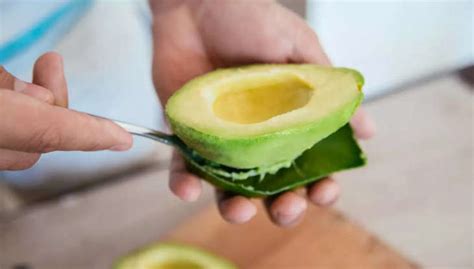 Avocado versus Banana: Which is better for breakfast