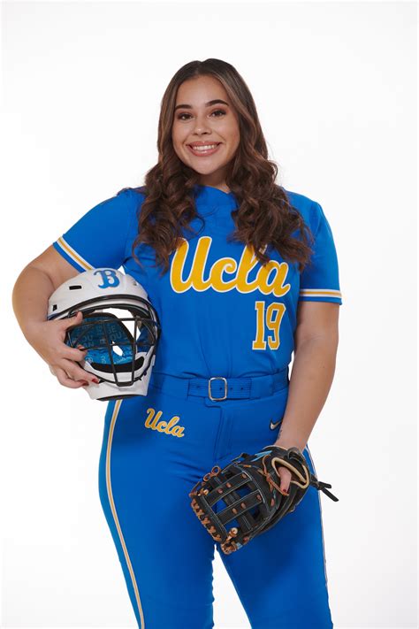 Alyssa Garcia: Streams, Merchandise, Personal Videos | MILLIONS