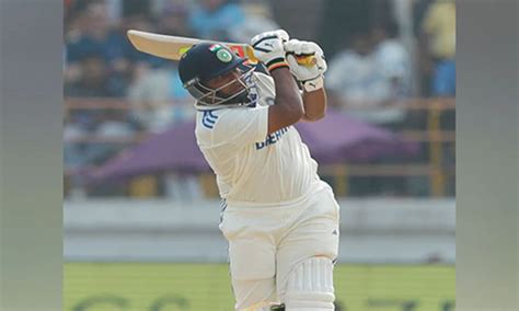 Manjrekar appreciates Sarfaraz's attacking approach in Rajkot Test