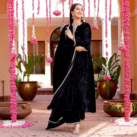 Zarah velvet set – Kameez.co