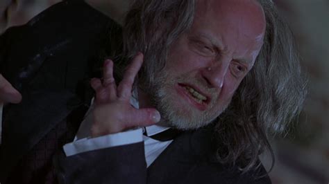 Scary Movie 2 (2001)