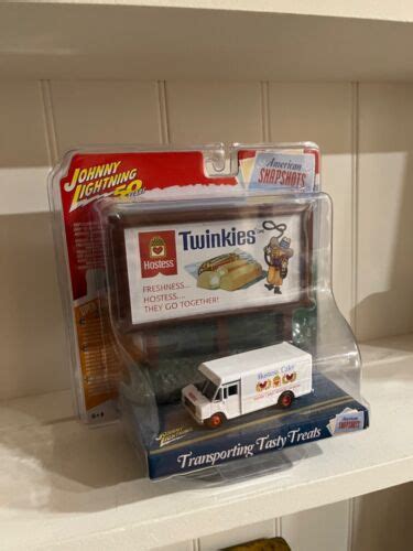 Johnny Lightning 50 Years Twinkies GMC Step Van | Ubuy India