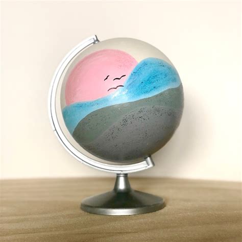 Painted Globe 的图像结果